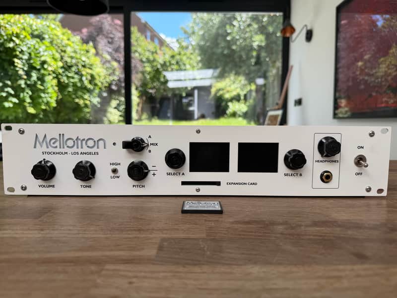 Mellotron M4000D Rack