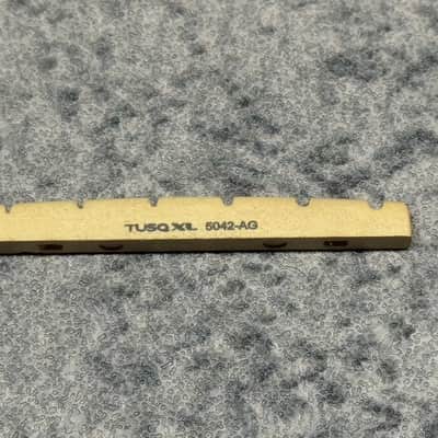 Graph Tech PQL-5042-AG TUSQ XL 1-3/8" FLAT BOTTOM E-to-E Fender-Style Slotted Guitar Nut 2010s - Aged White