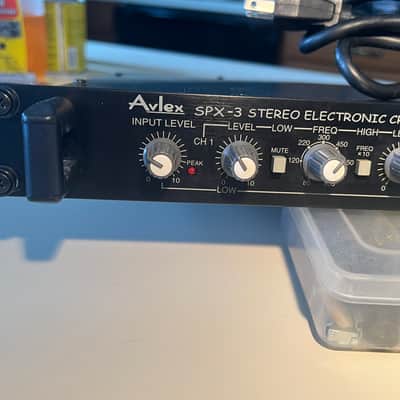 Avlex SPX-3 Stereo Electronic crossover with subwoofer output. Includes IEC power cable & rack mount bolts/washers image 2