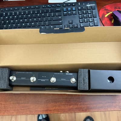 Hotone Ampero Control 4-Button Bluetooth MIDI Controller 2021 - Present - Black image 2