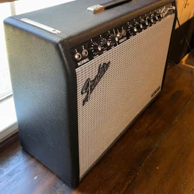 Fender Tone Master Deluxe Reverb 2-Channel 22-Watt 1x12" Guitar Combo image 2