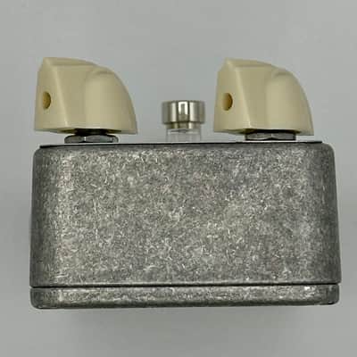 Lovepedal Custom Effects 5e3 Deluxe Silver (2-Knob) image 2