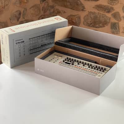 Roland TR-09 Rhythm Composer 2017 - Present - White image 7
