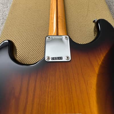 Fender 70th Anniversary American Vintage II '54 Stratocaster 2024 - 2-Color Sunburst image 7