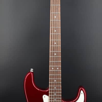 Squier Classic Vibe '60s Stratocaster with Laurel Fretboard Candy Apple Red image 6