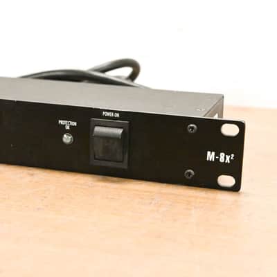 Furman M-8x2 8-Outlet Power Conditioner CG01241 image 2