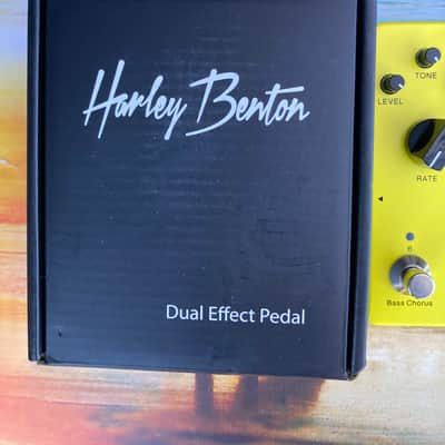 Harley Benton Bass Camp Bass Chorus and Envelope Filter 2 in 1 dual effect pedal - Yellow image 2