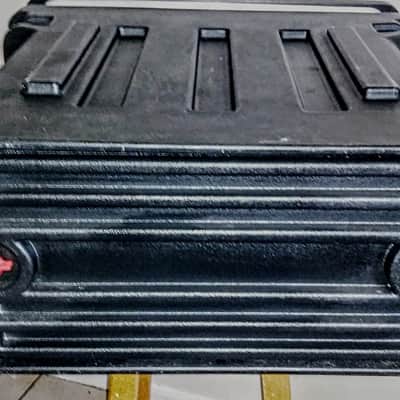 SKB 4-Space Extra Deep Molded Rack Case 2010s - Black image 5