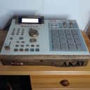 Akai MPC2000XL MIDI Production Center - 32MB RAM, 8-Outs, CF Reader