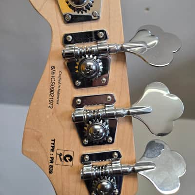 Squier Deluxe Jazz Bass Active IV 2010 - 2018 - 3-Color Sunburst image 6