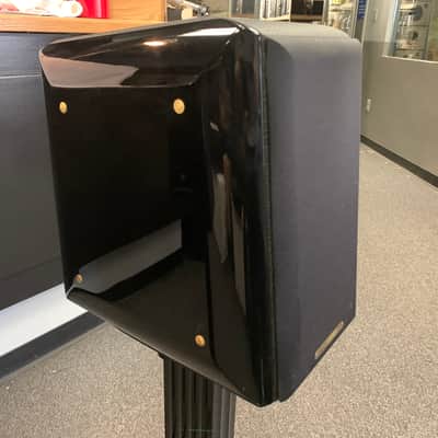 Sonus Faber Concerto w/ Stands image 5
