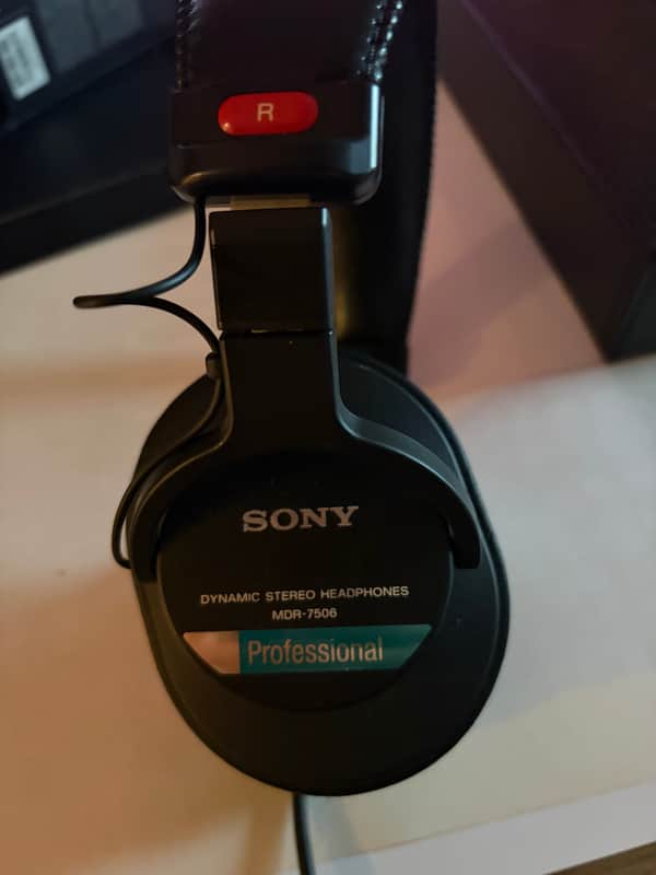 Sony MDR-7506 Studio Headphones 2010s - Black image 1
