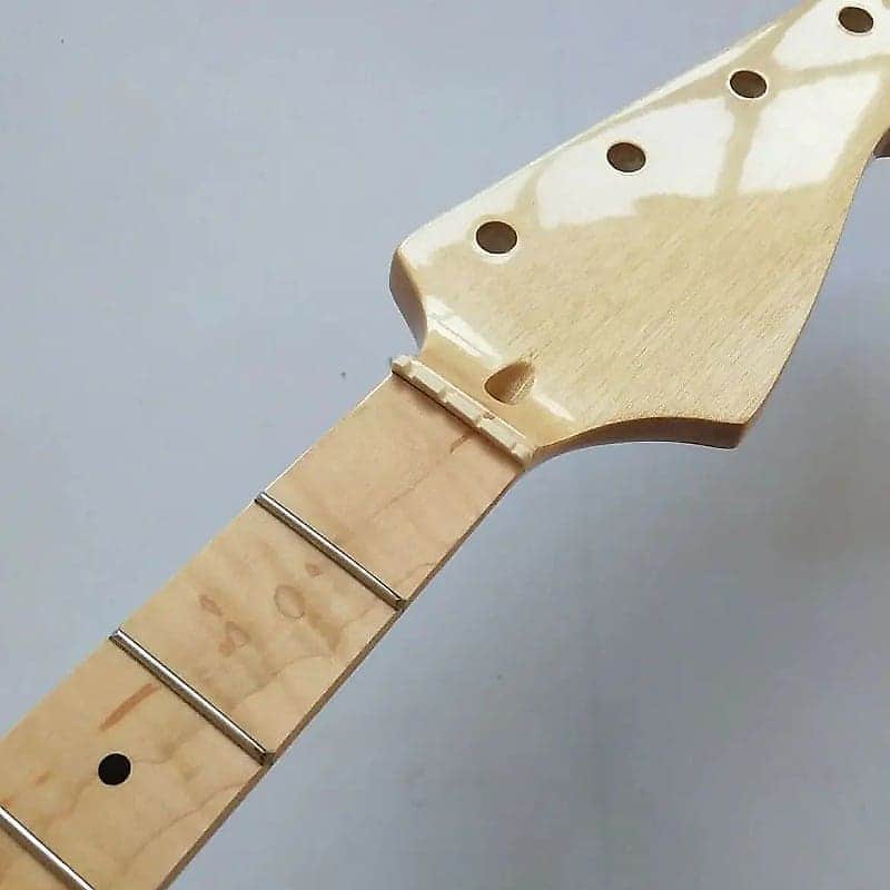 30 Inch Short Scales 4 String Electric Bass Maple Neck, 19 Frets Fingerboard image 1