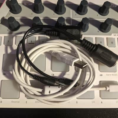 Arturia BeatStep Pro MIDI Controller 2017 - Present - White image 9