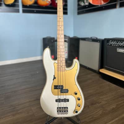 Fender Deluxe Active Precision Bass Special 2010 - Pearl Frost image 1