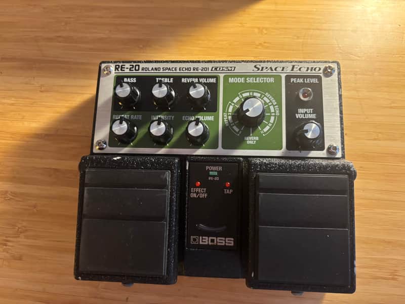 Boss RE-20 Space Echo
