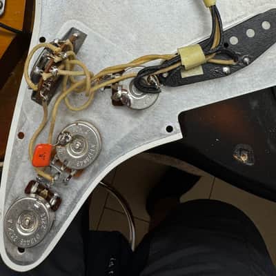 Immagine 1989/99 Fender Stratocaster ST62-90 sunburst US Pickups - 14
