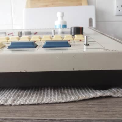 Roland MSQ-700 Multitrack Digital Keyboard Recorder 1984 - 1986 - Beige image 8