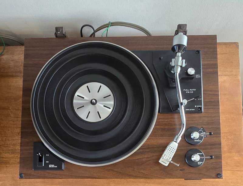 Hitachi PS-15 1978 - Wood grain