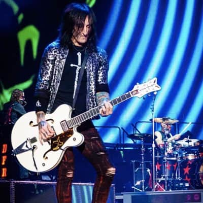 Marshall 4+12 2009 - Black - Ex Guns and Roses , Richard Fortus image 3