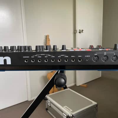 Novation Summit 61-Key 16-Voice Synthesizer 2019 - Present - Black image 7