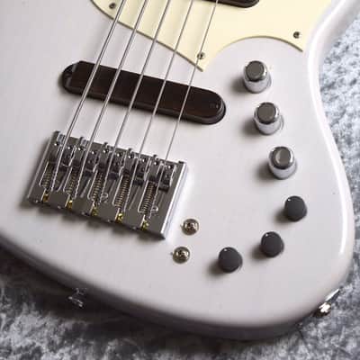 ベース xotic xj-core 5st(lindyfralin pick up ) Xotic XJ-1T 5st 