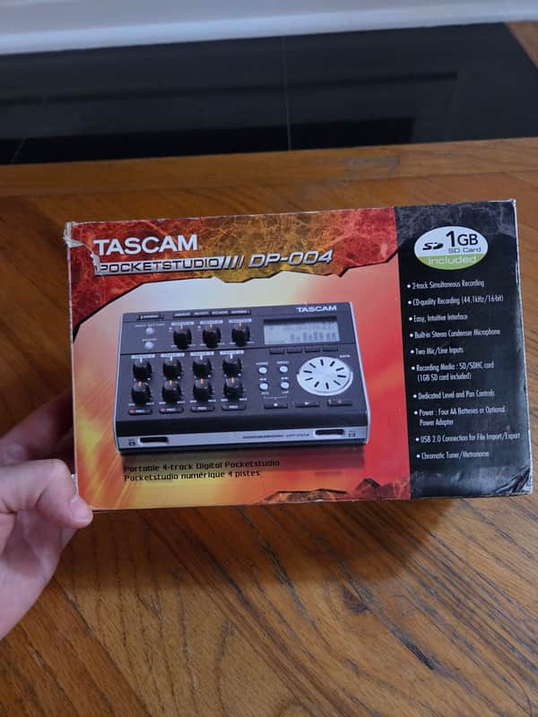 TASCAM Pocketstudio DP-004 Portable Digital 4-Track Recorder 2000s
