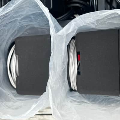 Cambridge SoundWorks Mick Fleetwood Signature Model Twelve Portable Speaker System image 7