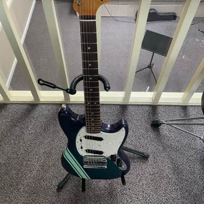 Fender Vintera II '70s Competition Mustang with Rosewood Fretboard 2023 - 2026 - Competition Burgundy image 2