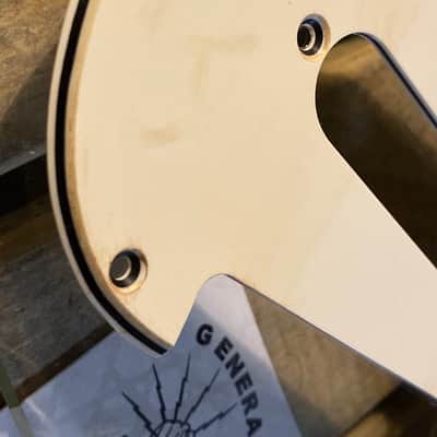 General Vintage Tone Stratocaster 1972 Pickguard parchement classic aged white 1972 Classic white image 5