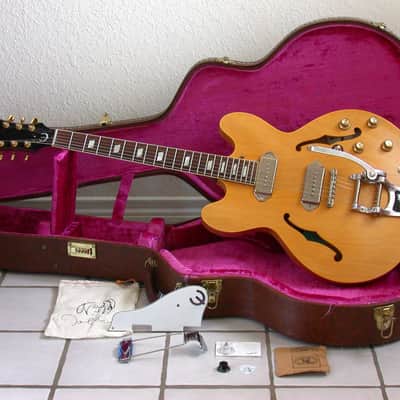 John Lennon Ltd. Ed. Epiphone 1965 Revolution Casino Natural image 9