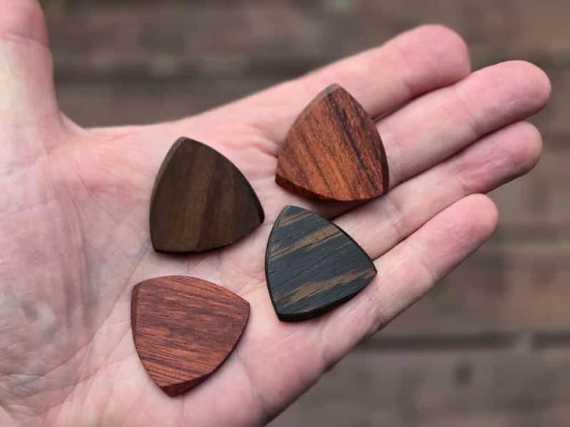 Immagine Tri-Tip Wood Guitar Picks 2026 - Set of 5 - 1