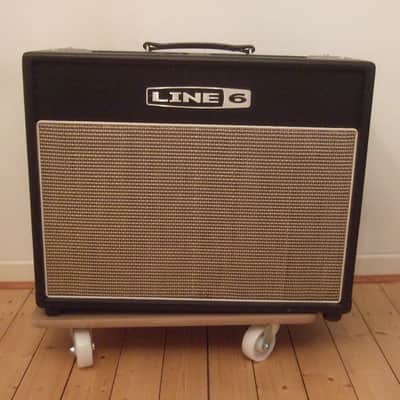 Line 6 Flextone III Plus 75-Watt Mono / 150-Watt Stereo 1x12" Digital Modeling Guitar Combo