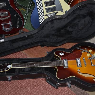 2017-18 Eastwood Airline H74 DXL Semi-Hollowbody in Honeyburst w/ a Bigsby, New Nickel Dunlop Straploks & a Mint Eastwood Hardshell Case ~ Mint ! image 18