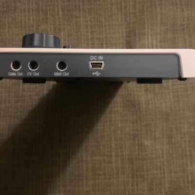 Arturia BeatStep MIDI Controller 2014 - Present - White image 4