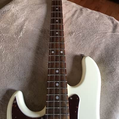 G&L USA LB-100 lefty Vintage White image 8