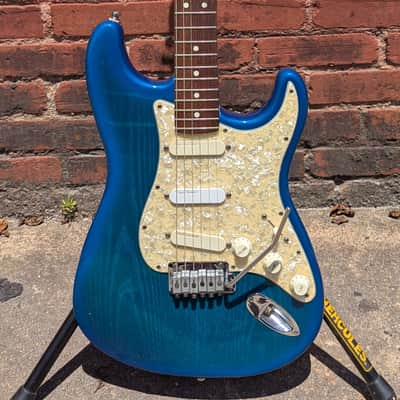 1994 Fender Stratocaster Plus Deluxe Blue Burst image 2