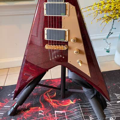 ESP LTD KH-V Red Sparkle – Kirk Hammett Signature | EMG Bone Breakers | ESP Deluxe Case image 3
