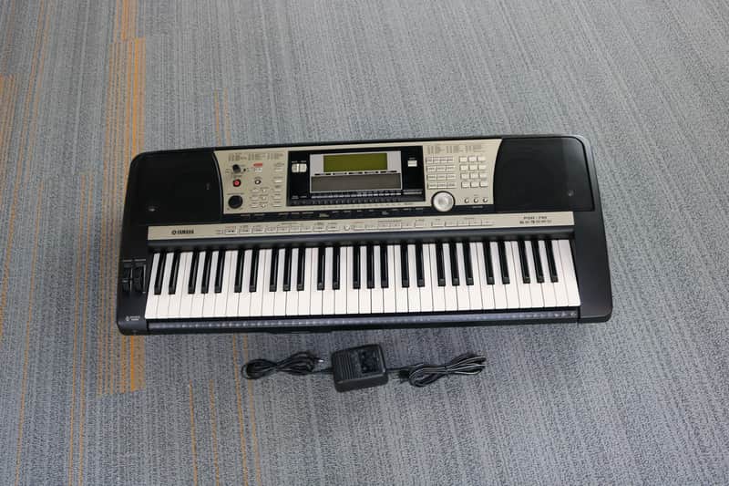 Yamaha PSR-740 Synthesizer Keyboard image 1