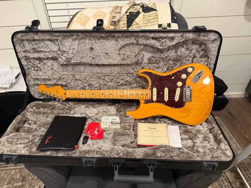 Fender American Ultra Stratocaster with Maple Fretboard Aged Natural Ash Body 2019 image 1