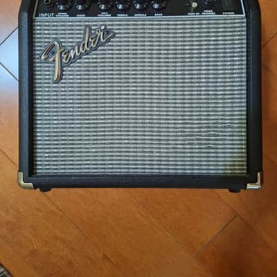 Fender Frontman 15G Series II 2-Channel 15-Watt 1x8" Guitar Practice Amp 2002 - 2010 - Black image 2