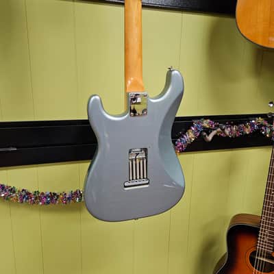 Fender FSR American Vintage 62' Reissue Stratocaster 2001 - Ice Blue Metallic image 6