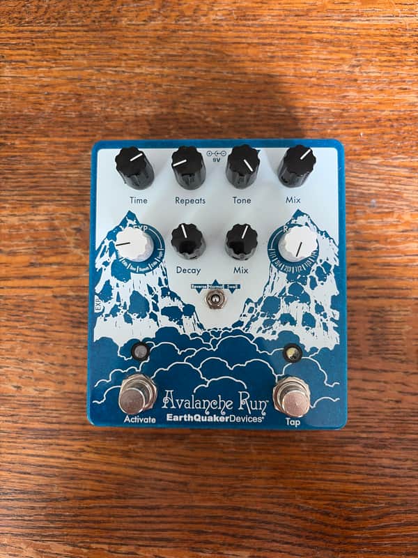 EarthQuaker Devices Avalanche Run Stereo Reverb & Delay with Tap Tempo V2
