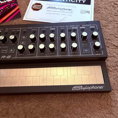 Stylophone GEN R-8 Stylophone GEN R-8 2019 - Very good image 2