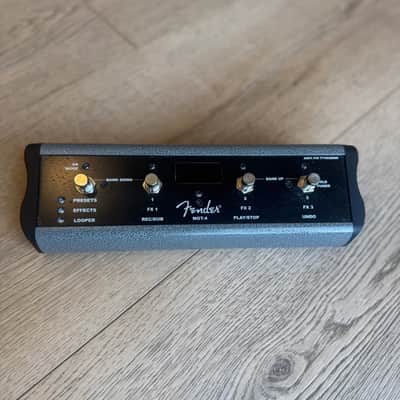 Fender Rumble Studio 40-Watt 1x10" Bass Combo 2018 - Present - Black image 8