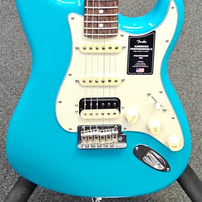 Fender HSS Stratocaster Maui Blue image 1