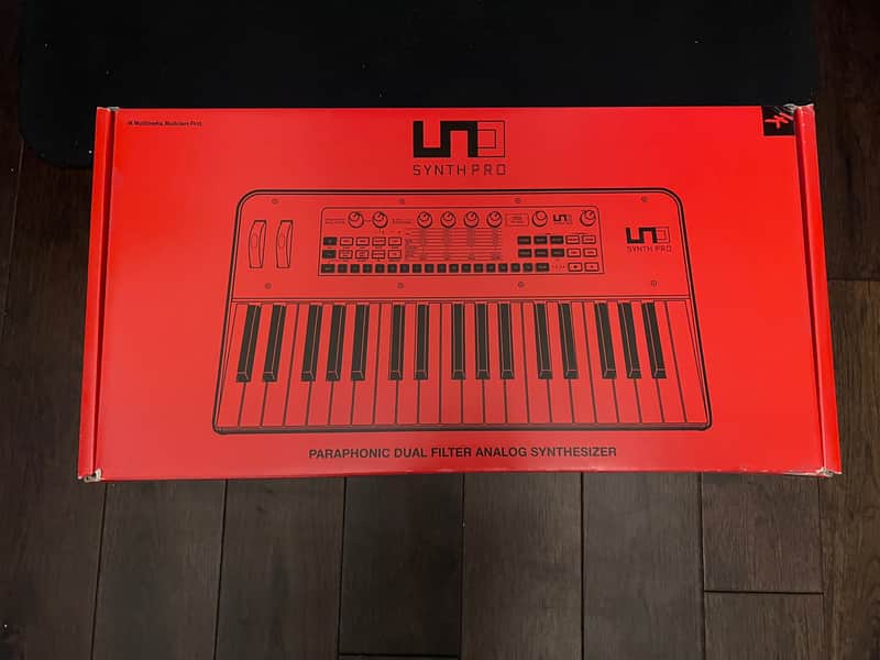 IK Multimedia UNO Synth Pro 37-Key Analog Synthesizer 2021 - Black