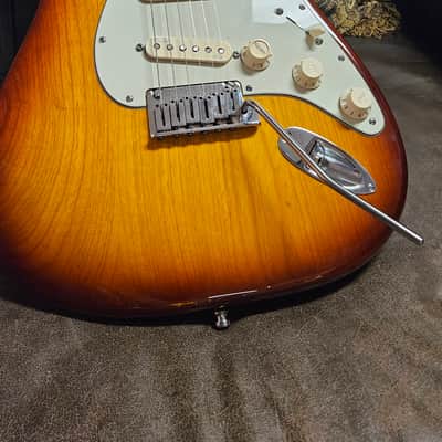 Fender American Deluxe Stratocaster With Hard Case 2013 - Sienna Sunburst image 7