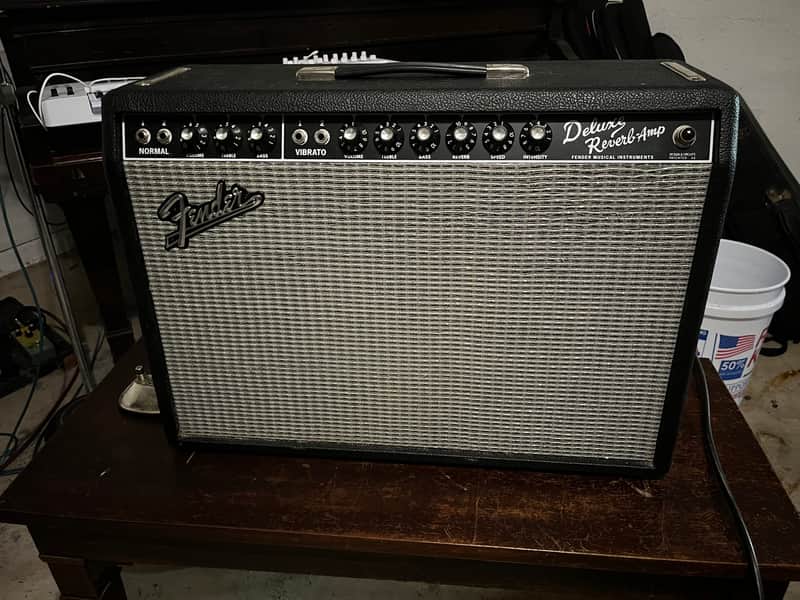 Fender '65 Deluxe Reverb Reissue 22-Watt 1x12" Guitar Combo 1994 - Present - Black image 1
