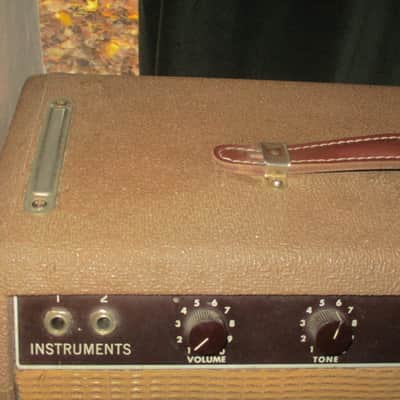 Fender Princeton 6G2 Brownface 12-Watt 1x10" Guitar Combo  1961 - 1963 - Brown- Original handle included image 3